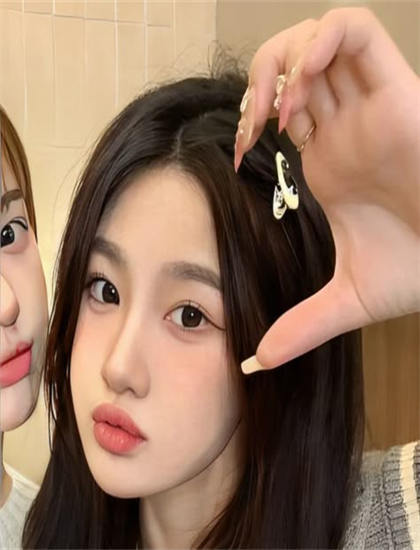 《美女上错身 第一季》拍摄技巧分析：镜头语言与画面构图探讨